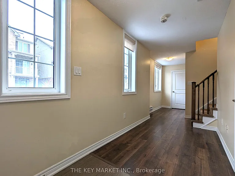 365 Belcourt Cmn — Photo 6