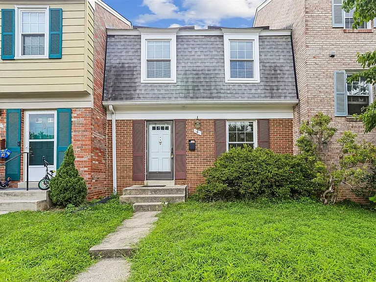 4 Kirkfield Ct — Photo 1