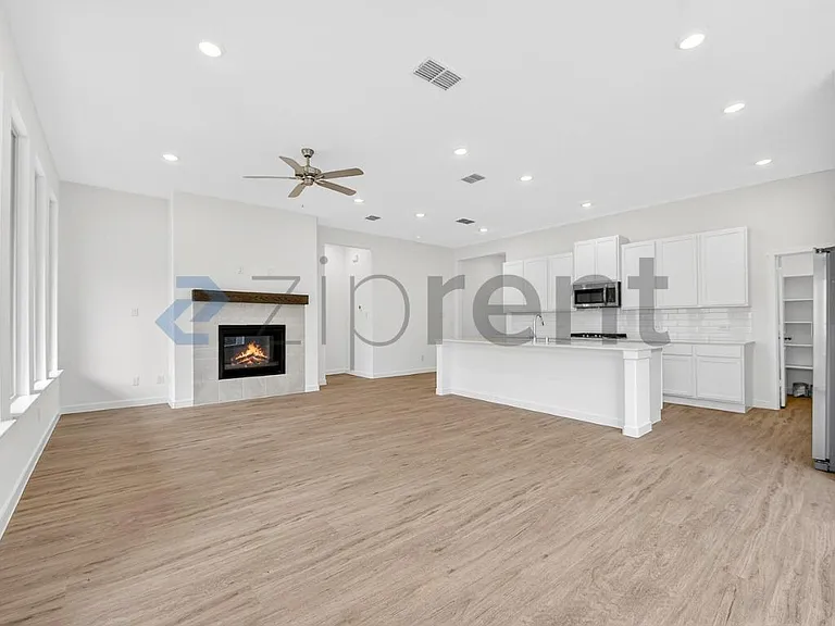 724 Demelza Dr — Photo 12