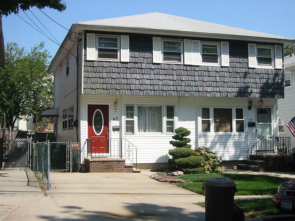 LARGE SEMI-ATTACHED HOME READY FOR SALE