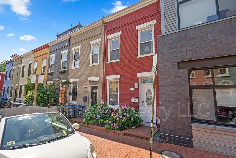 1 bed, 1.0 bath, 740 sqft, $3,200 — Photo 4