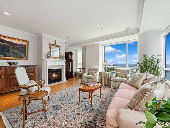 5th image of 445 E North Water St #1105