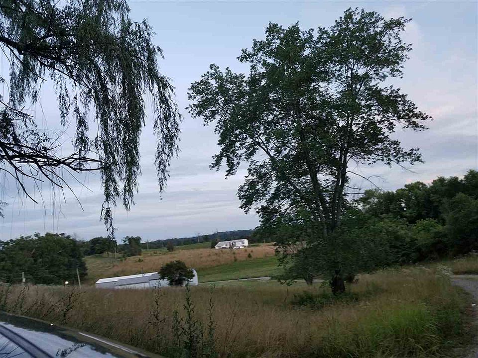 2nd image of 190 Glades Rd