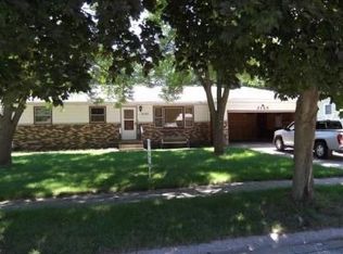 2145 Woodlawn St, Portage, IN 46368