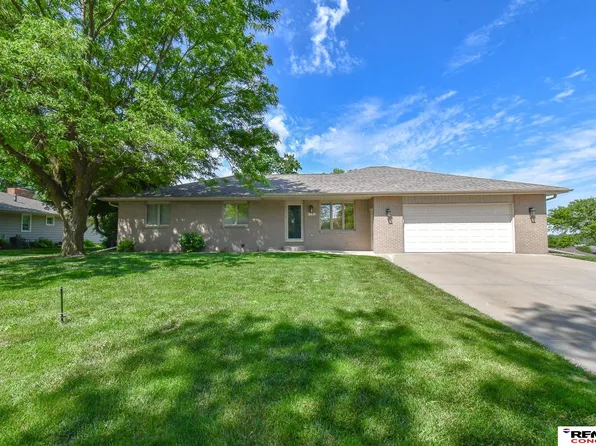 1703 S 2nd St, Beatrice, NE 68310