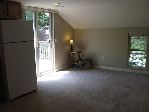 4th image of 17 S 1st St #2
