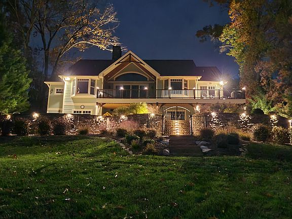 4th image of 308 Pine Dr