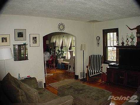 3rd image of 224 White St