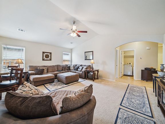 4th image of 8846 S 256th Pl E