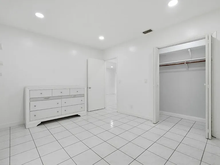 1201 N Victoria Park Rd #1203 — Photo 12