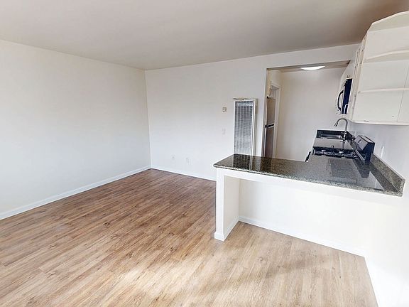 2nd image of 100 Palm Ave APT D