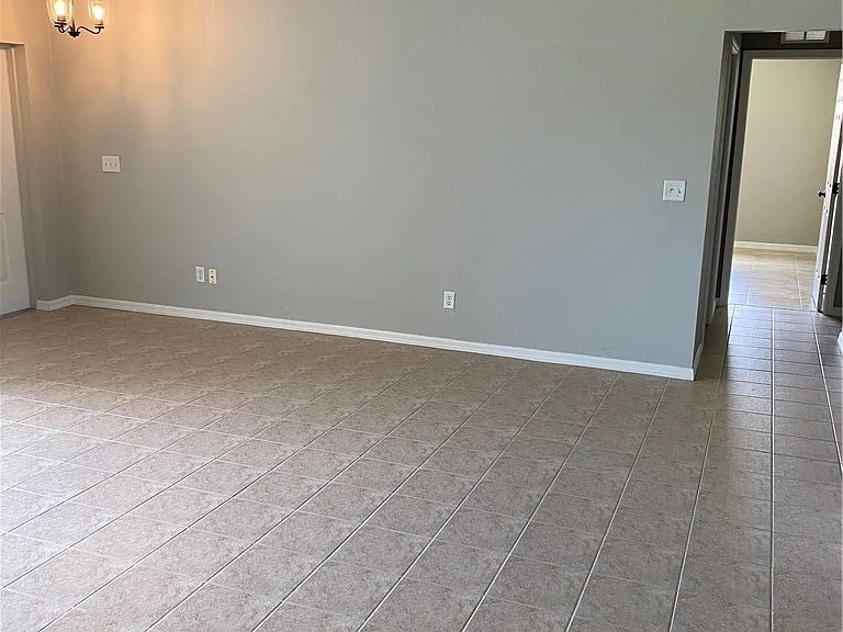 1732 SW 31st Ln — Photo 6
