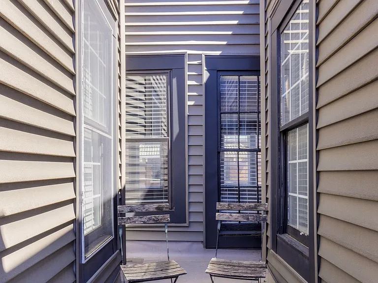 401 Euclid — Photo 8