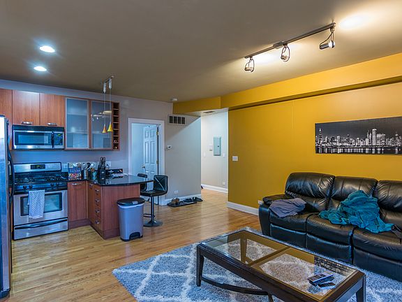 4th image of 3425 W Berteau Ave Unit 1