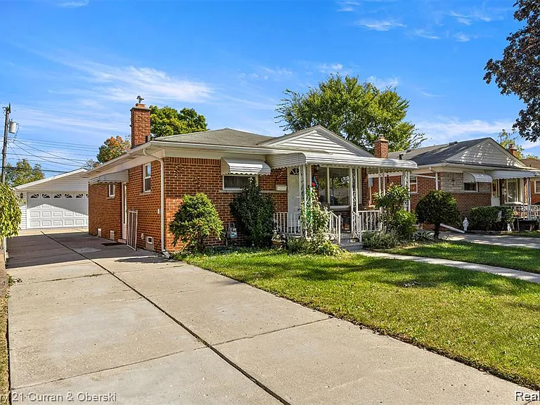 3927 Monroe St — Photo 2