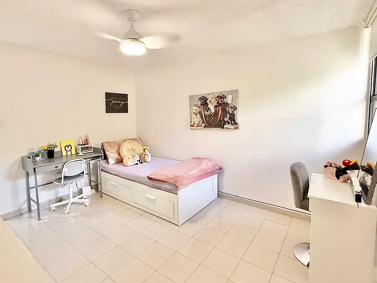 690 Teniente Cesar Luis Gonzalez Ave — Photo 29