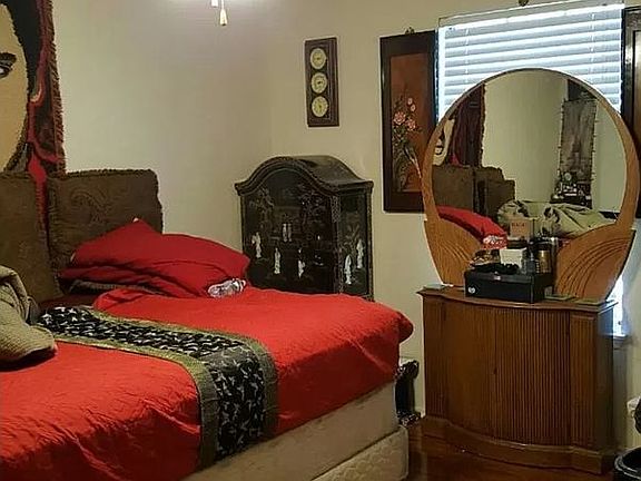 5th image of 2011 Kingwood Dr