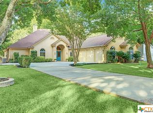 634 Woodlake Dr, Mcqueeney, TX 78123