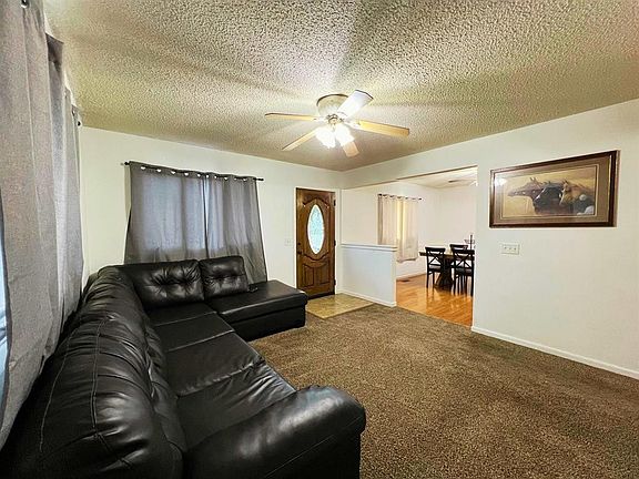 5th image of 1117 Hillcrest Dr