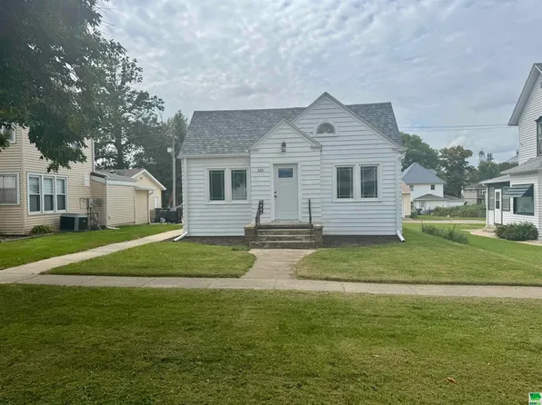 320 S Washington St, Remsen, IA 51050