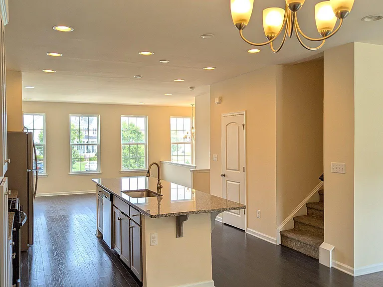 224 Jenny Dr — Photo 4