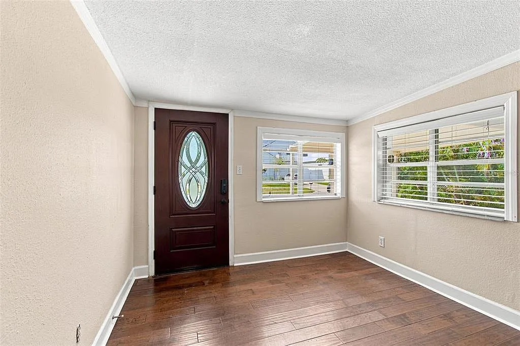 3 bed, 2.0 bath, 1527 sqft, $2,750 — Photo 3