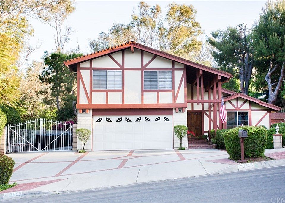 1st image of 3555 Valle Vista Dr