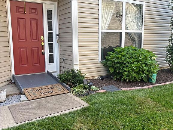 4th image of 4 Carson Dr