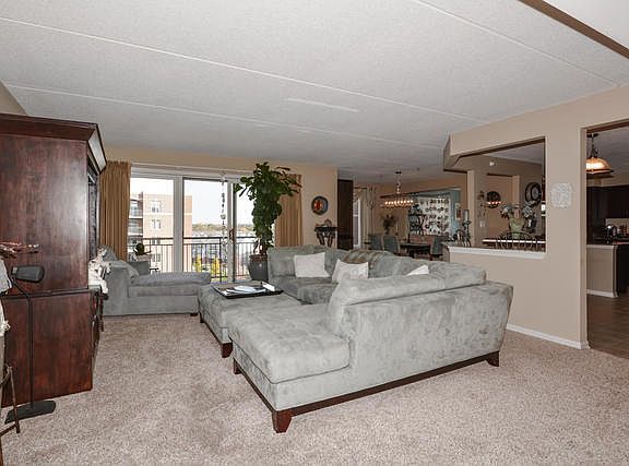 5th image of 410 S Western Ave Unit 603