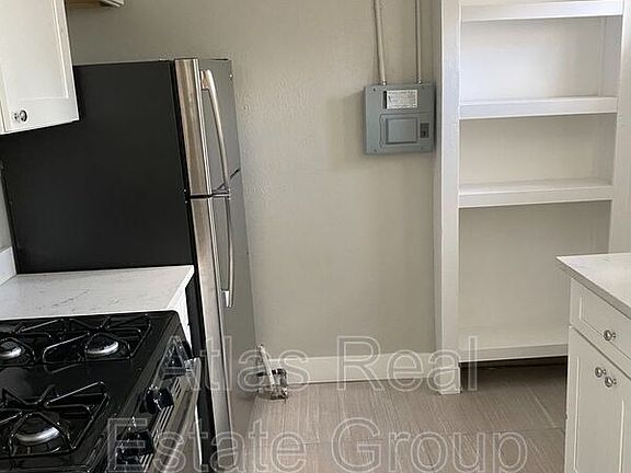 3rd image of 1075-1085 N Clarkson St #7