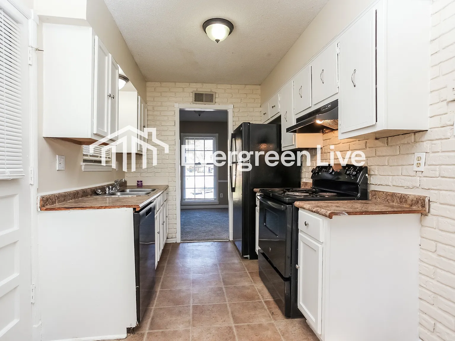 3 bed, 2.0 bath, 1382 sqft, $1,195 — Photo 4