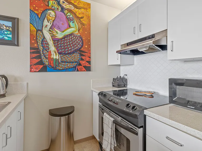 335 NW Uptown Ter #2B — Photo 7