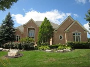 45920 Ashford Cir, Novi, MI 48374