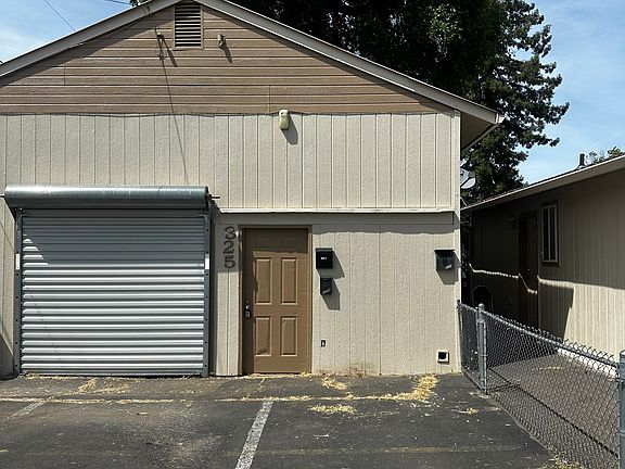 2nd image of 325 Liberty St #325