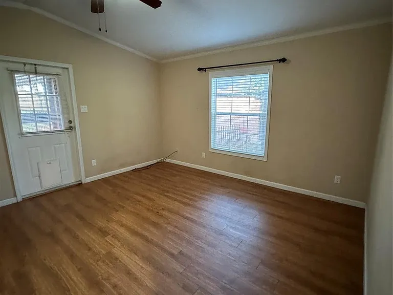 13338 Longstreet Rd — Photo 9