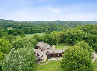 693 Highway F, Defiance, MO 63341