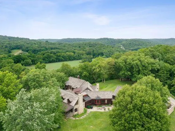 693 Highway F, Defiance, MO 63341