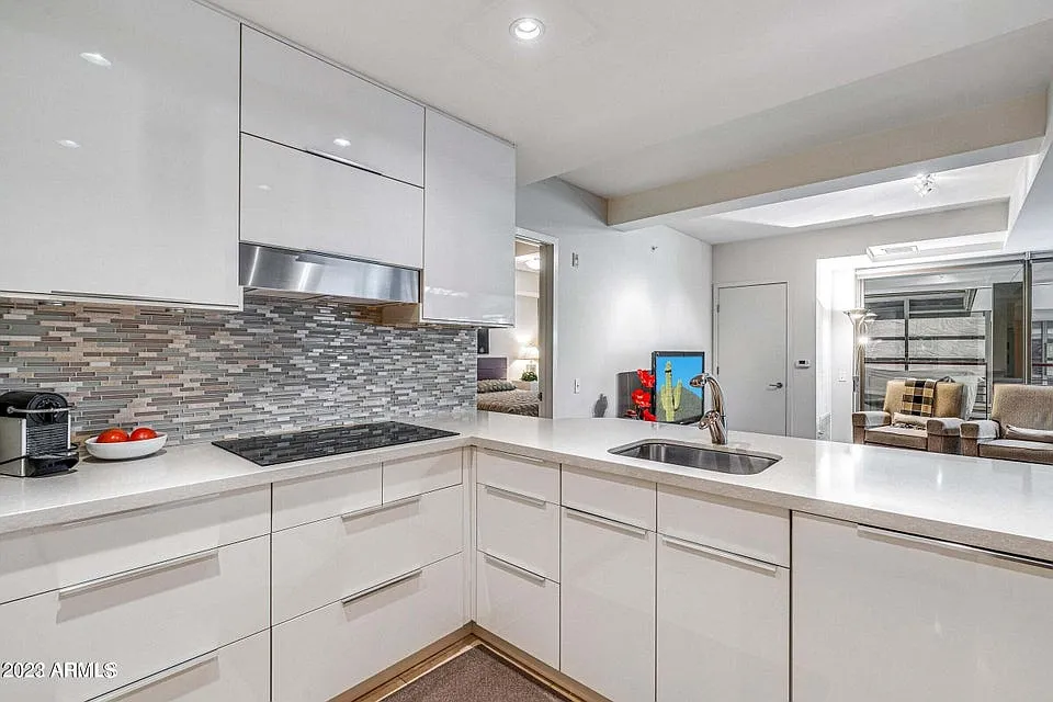 1 bed, 1.5 bath, 952 sqft, $4,500 — Photo 2