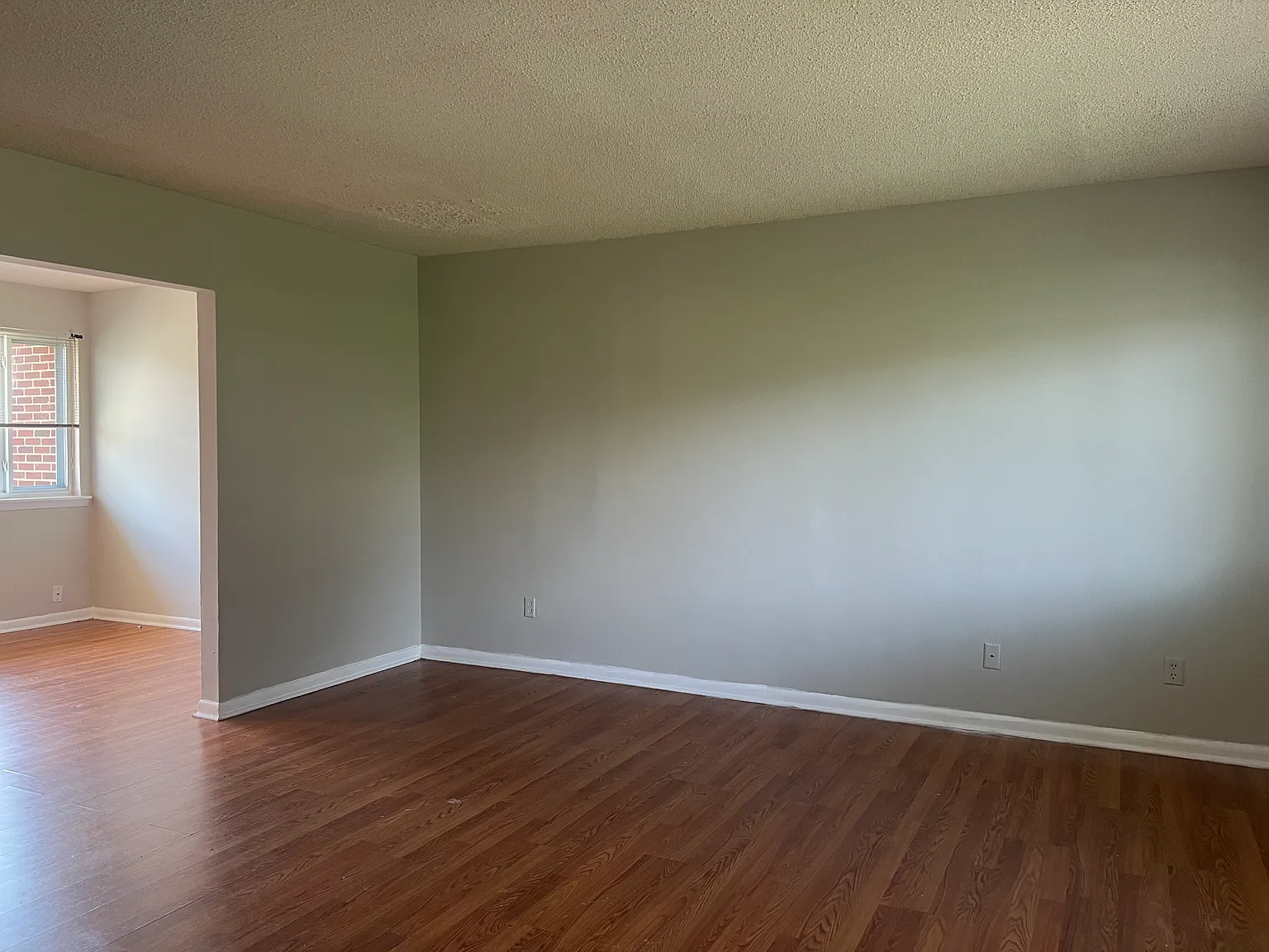 3 bed, 2.5 bath, 1418 sqft, $1,695 — Photo 3