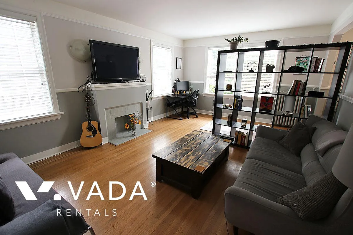 1235 Burnaby Street Vancouver — Photo 2