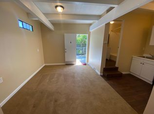 950 David Ave #B, Monterey, CA 93940