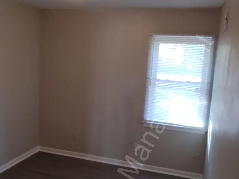 107 Loraine Rd — Photo 7