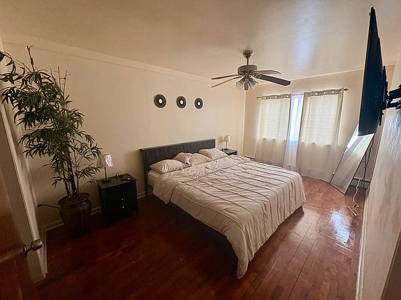 3rd image of 1264 Metcalf Ave #3