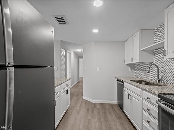 5th image of 4022 Beaver Ln APT 600E