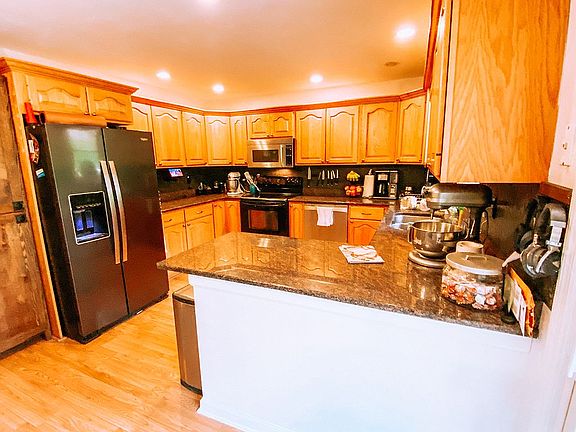 4th image of 219 Jaco Dr