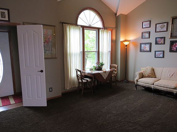 5th image of 1001 W Dilin St