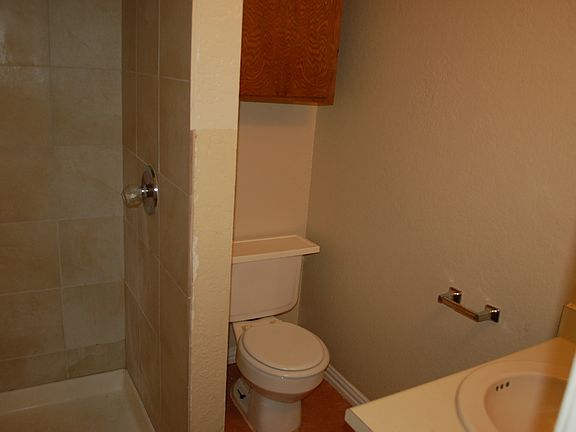 4th image of 840 House St