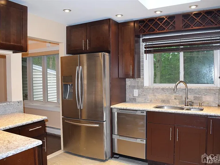 13 Pinter Ln — Photo 3