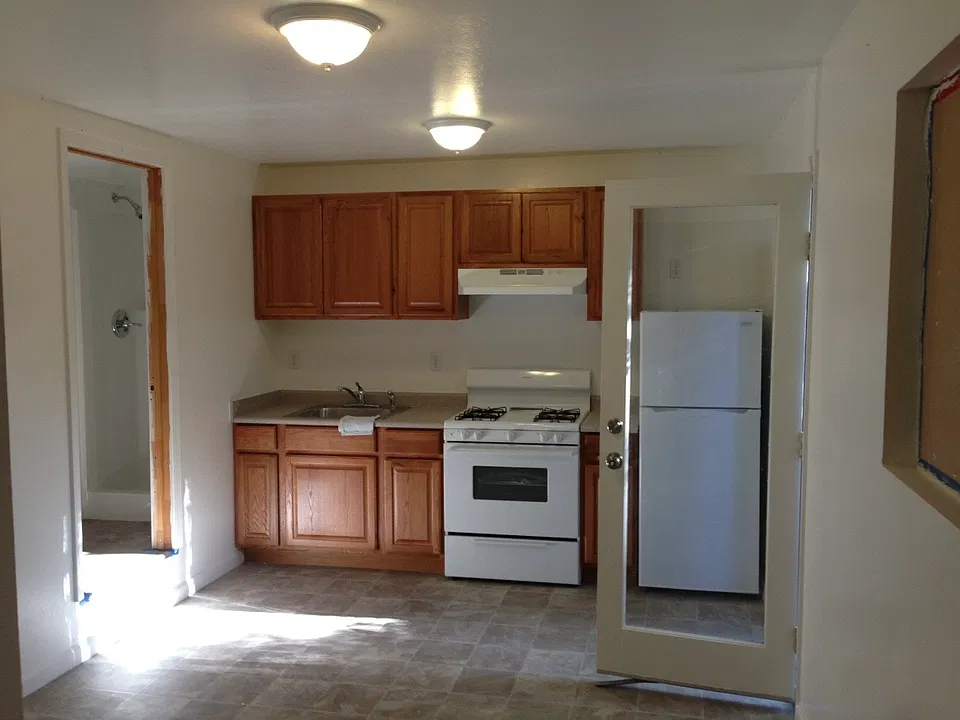 1255 High St