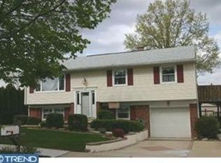 1007 Oakfield Ln, Wilmington, DE 19810